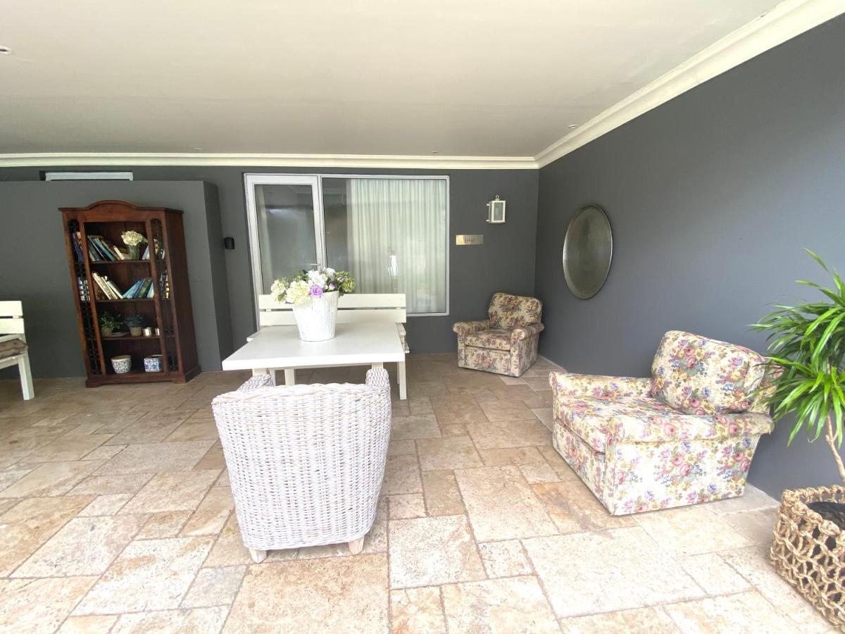 182 Old Transkei Road Hotel East London Bagian luar foto